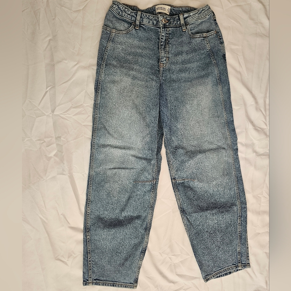 Abercrombie Kids High-Rise Barrel Jeans- 17/18 Regular